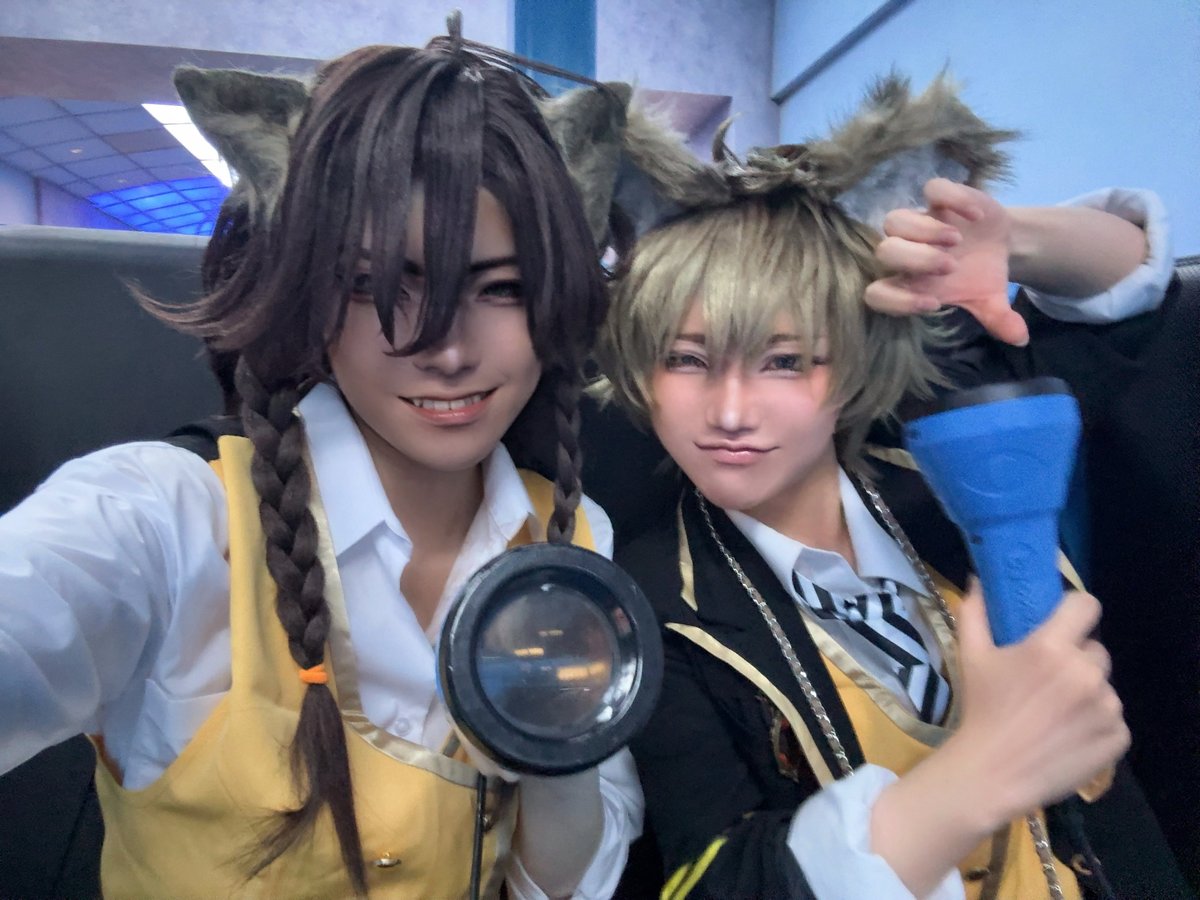 ya_madada___'s tweet photo. かくれんぼゲームに気合い十分な🦁さんと🍩❕

#Dハロツイステ仮装 
#Dハロ仮装 https://t.co/3sSL6ApsC4
