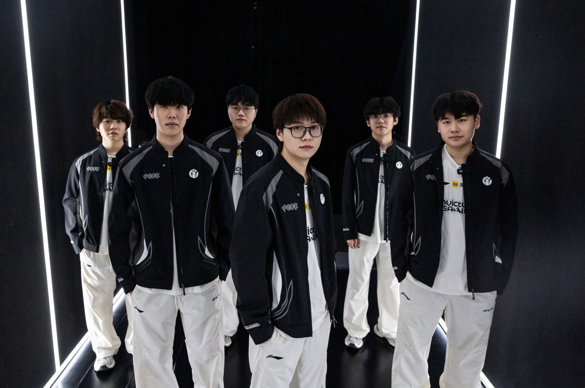 invgaming's tweet photo. From Group Nirvana to the world stage 🔥 Worlds, iG is back.  #LPL #IG #Worlds https://t.co/wJSBHkueLG