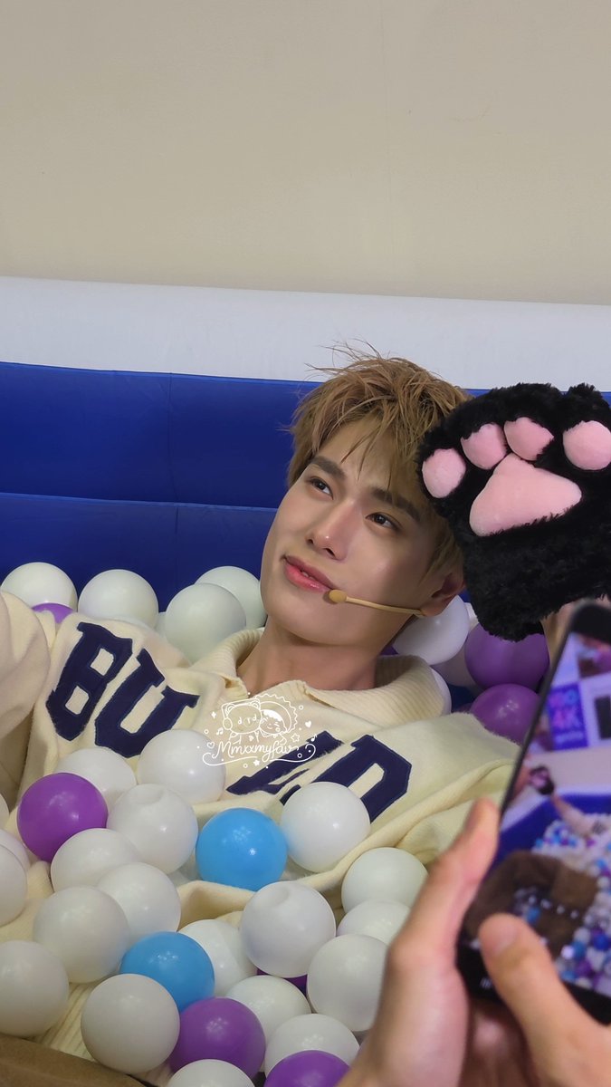 mamamukmixx's tweet photo. เมี้ยวววเมี้ยวววว ~

GALAXY A57 PHUWIN VDO4K 
#GalaxyxPhuwin #GalaxyA57
#samsung
#phuwintang https://t.co/oLvQnmeXGK