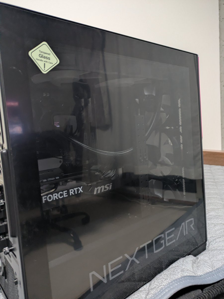 boom0reboot's tweet photo. NEXTGEARのTGS出展記念モデル届いた！！
セットアップは来週のTOEICおわったらやな、、、
来年はTGSも行きたい！！
#TGS https://t.co/XA5pQQ9LYv