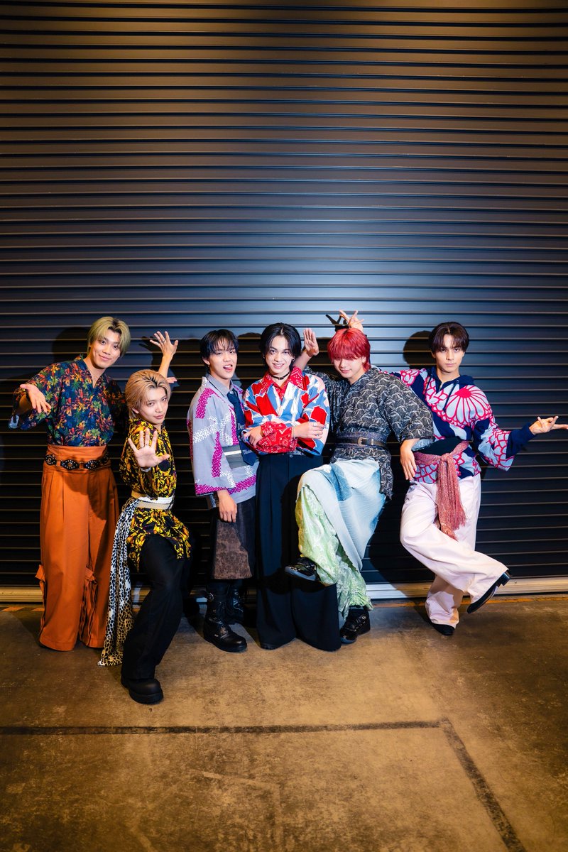 LIL_LEAGUE_'s tweet photo. BACK TO THE MEMORIES 祭 DAY-2
@funfun_fanta

LIL LEAGUE が出演させていただきました🏮

初めて知ってくださった皆さん
ぜひYouTubeのプレイリストで楽曲を聴いてみてください🎧

2日間ありがとうございました✨

──────────
This is LIL LEAGUE プレイリスト
https://t.co/y1iZA3G38g
──────────
6th single "僕を探してた" 
🎧https://t.co/6CchrR6Jvf
🎥https://t.co/5AXvXzXaFJ
──────────

@fantastics_fext
#BTTM #FANTASTICS
#LILLEAGUE