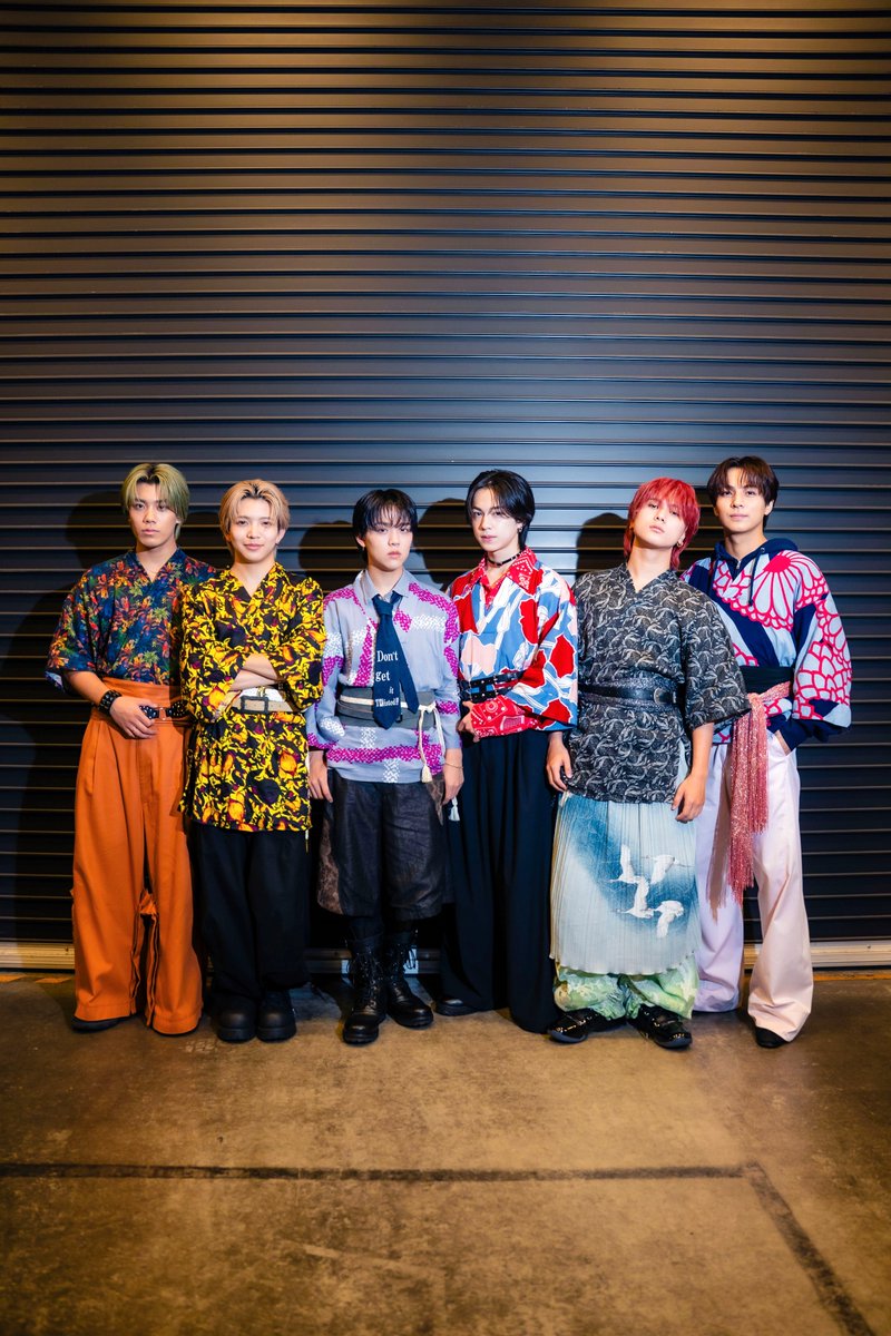 LIL_LEAGUE_'s tweet photo. BACK TO THE MEMORIES 祭 DAY-2
@funfun_fanta

LIL LEAGUE が出演させていただきました🏮

初めて知ってくださった皆さん
ぜひYouTubeのプレイリストで楽曲を聴いてみてください🎧

2日間ありがとうございました✨

──────────
This is LIL LEAGUE プレイリスト
https://t.co/y1iZA3G38g
──────────
6th single "僕を探してた" 
🎧https://t.co/6CchrR6Jvf
🎥https://t.co/5AXvXzXaFJ
──────────

@fantastics_fext
#BTTM #FANTASTICS
#LILLEAGUE