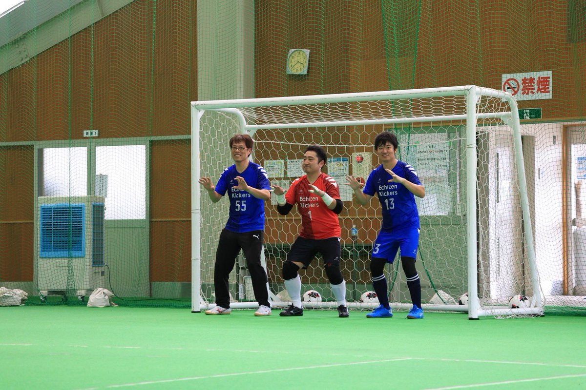 ao_ken916's tweet photo. 越前キッカーズのメンバー主催の個サル参加しました。

楽しむことを忘れない、当たり前の事を気づかせてもらいました。

ありがとうございました！

#ソーシャルフットボール
#越前キッカーズ
#のぼchannel https://t.co/XzYnO47h18