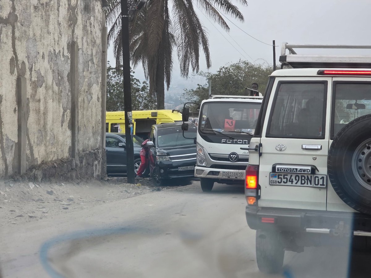 HMFDRC's tweet photo. Et si les embouteillages affectaient plus que nos déplacements ? 🚗🧠
À Kinshasa, des heures dans le trafic peuvent peser sur le stress, la fatigue, l’humeur et la concentration, impactant notre bien-être et nos performances.
Notre environnement influence aussi notre santé mental https://t.co/zI2JsPXOCN