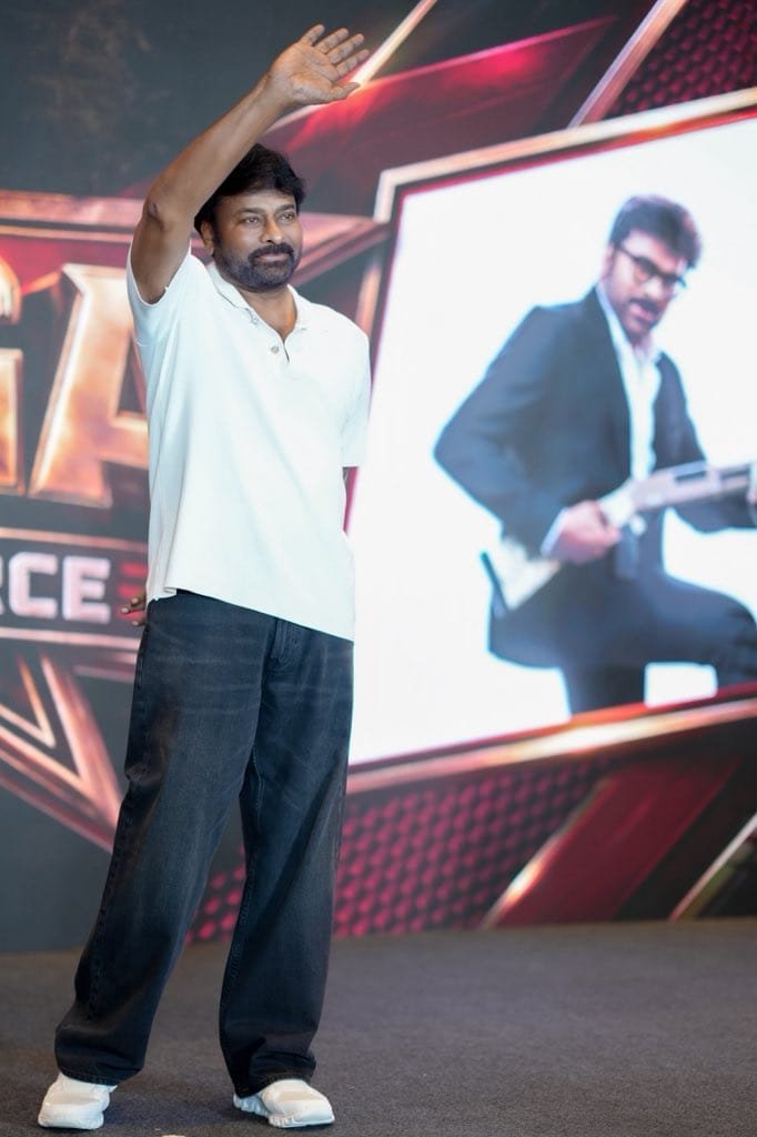 PSPKKishore8's tweet photo. A memorable day for the Fans❤️

Megastar @KChiruTweets garu met and personally appreciated Mega fans who carried out various social service activities on the occasion of his birthday. https://t.co/HgulF2mHYy