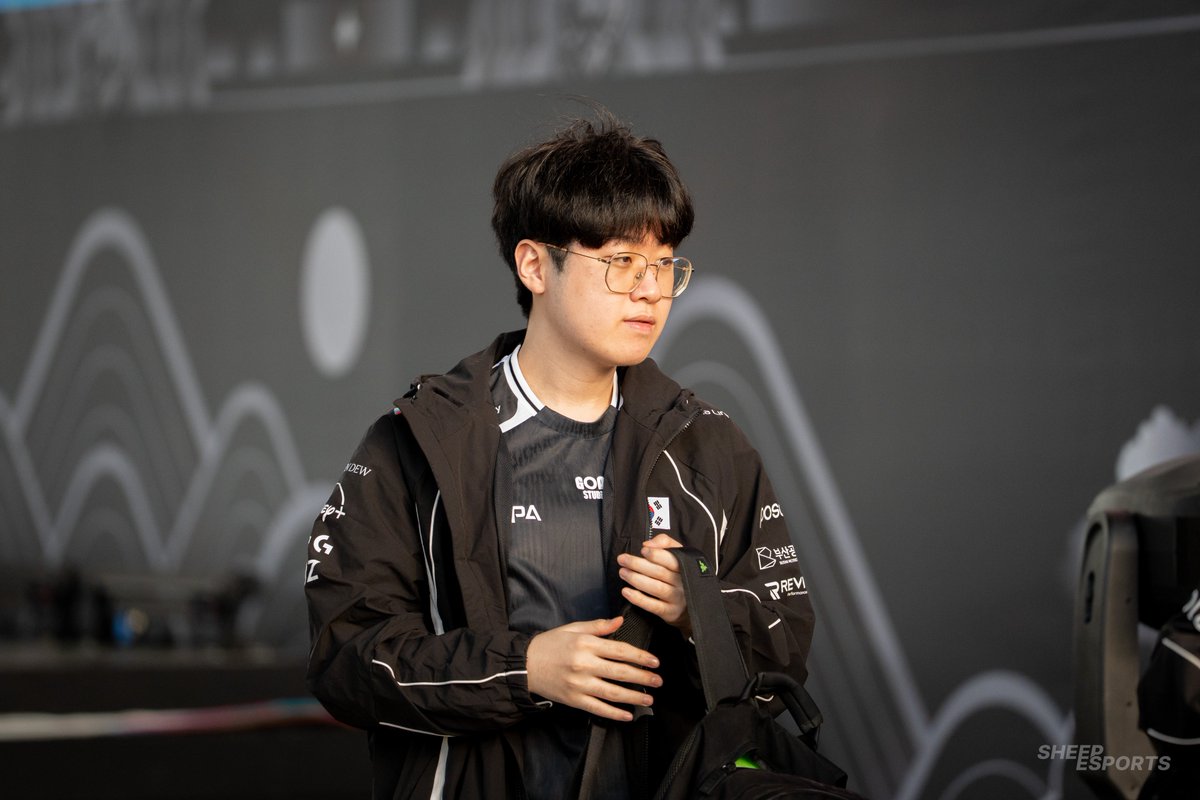 arieslol_'s tweet photo. This guy is just too good at League of Legends https://t.co/Fr6Gi3VrOA