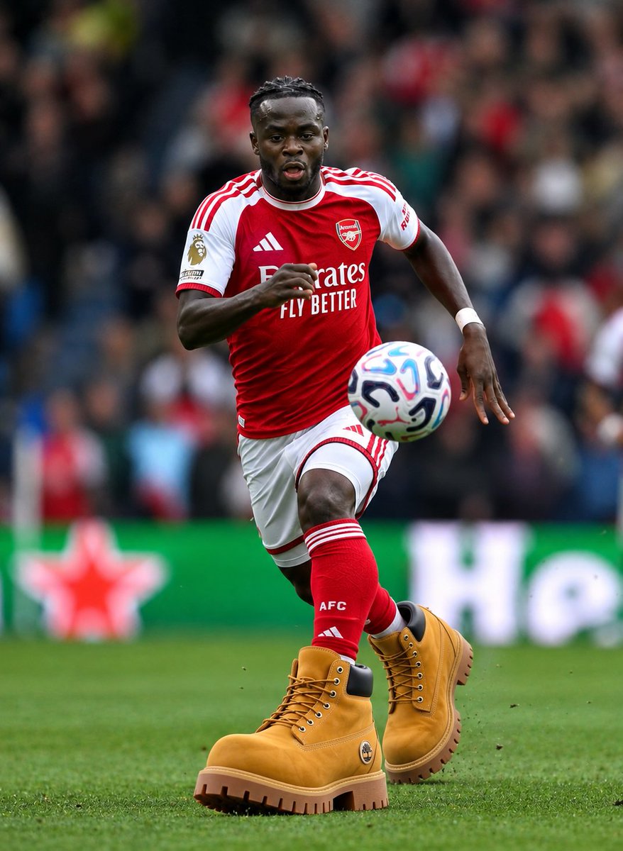 RobbensBall's tweet photo. Who made this 😅😅😅

But yeah, Bukayo saka is slowly turning into and giving us Lord Raheem Sterling vibes...😅😅😅 https://t.co/KfVEHNbdve