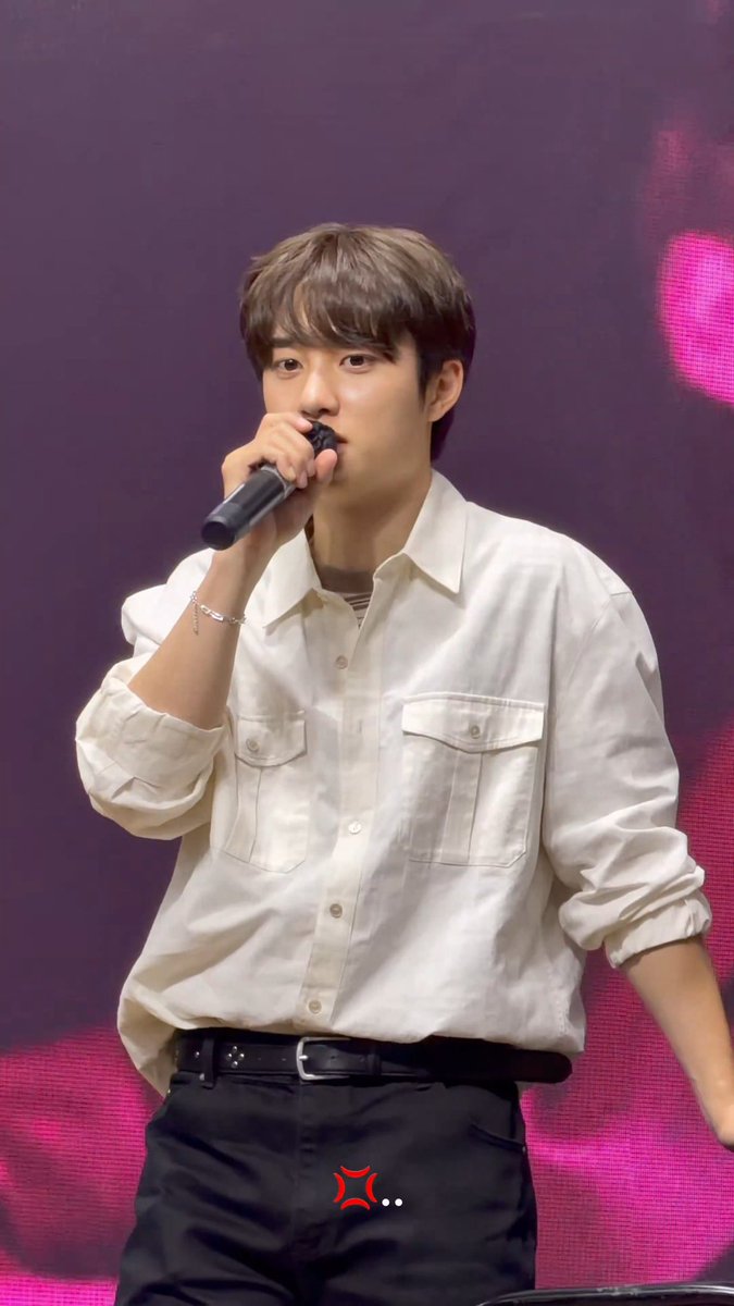 D012o_'s tweet photo. 도경수 갈발 진짜 이쁘네 https://t.co/iQlnEFq7Ig