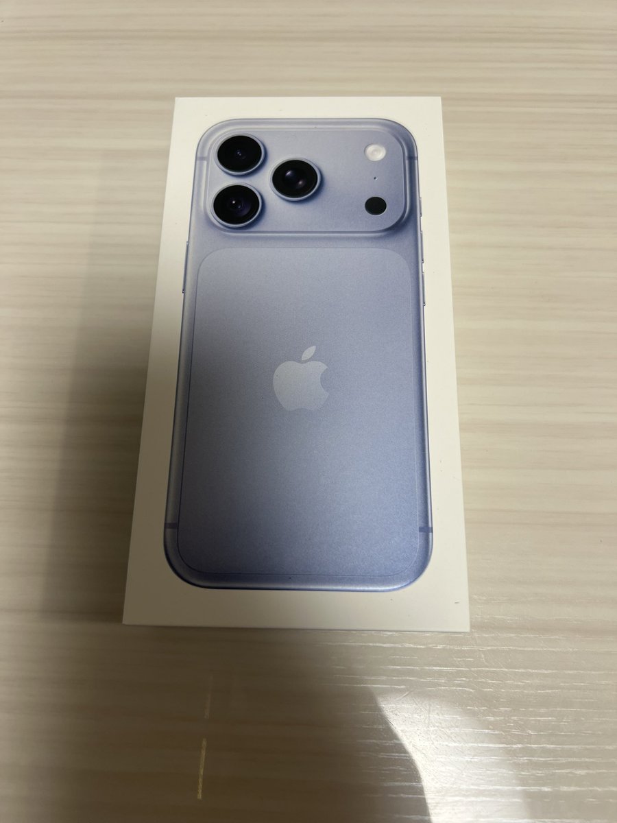 mainichiyadon's tweet photo. 3ショのあとにiPhone買うのバカすぎる🙃 https://t.co/xzCsEchk89