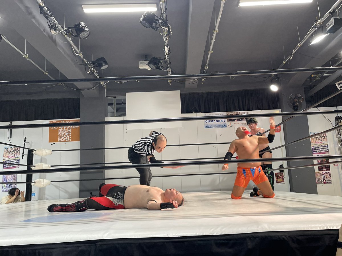 DEZI_killstyle's tweet photo. 草プロレスRAW@PDA川崎

タイトルマッチ以外の4試合もRAWと各選手の過去・現在・未来を感じる試合で素晴らしかった！ナイスパッケージな2時間でした！

次回大会は10.4（日）夜・高島平大会！とてもじゃないけど各試合1枚ずつの写真では伝えきれないので是非会場でご観戦ください！

#RAW93 https://t.co/6iIGMOR0kV