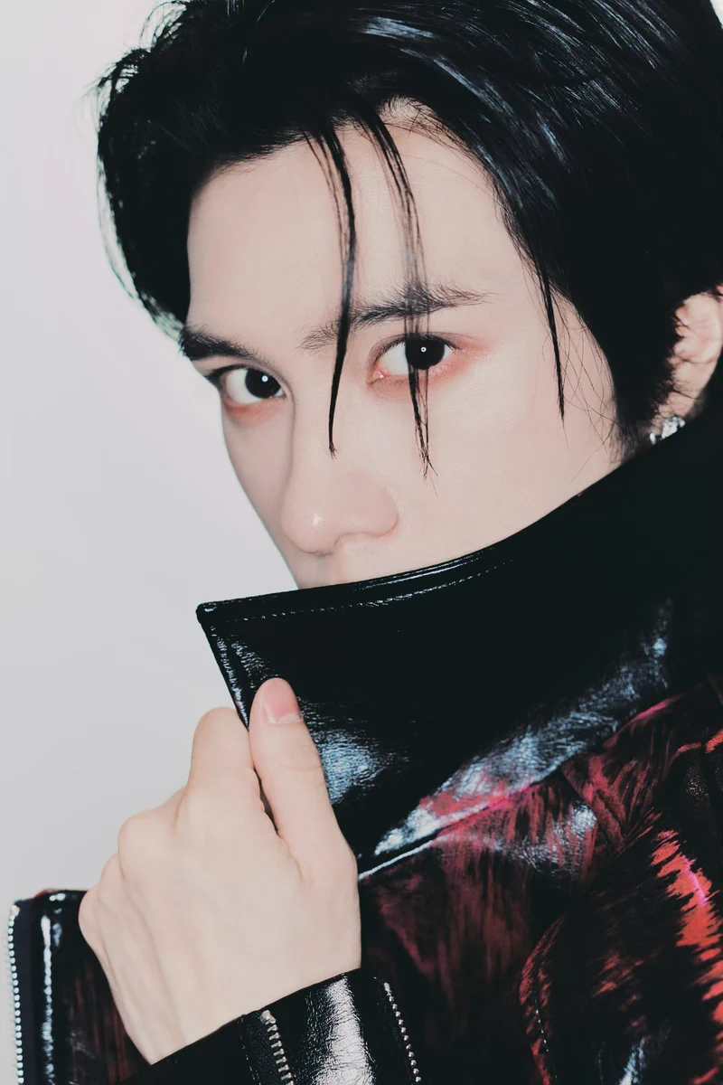 俊俊 ☁️ on X: "Hendery studio updated more photos" / X