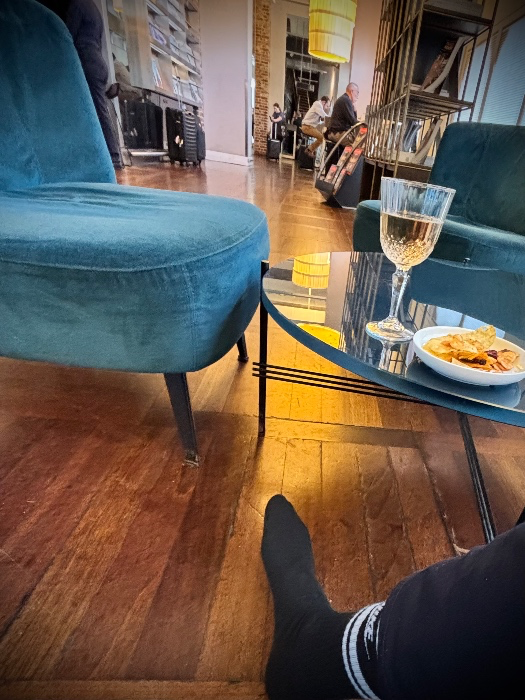 MaskedMasterBE's tweet photo. Great. Eurostar Premier Upgrade Reimbursement claimed from Anonymous via Throne. You Know your place. Keep sending. https://t.co/Zb8wP5KpOC