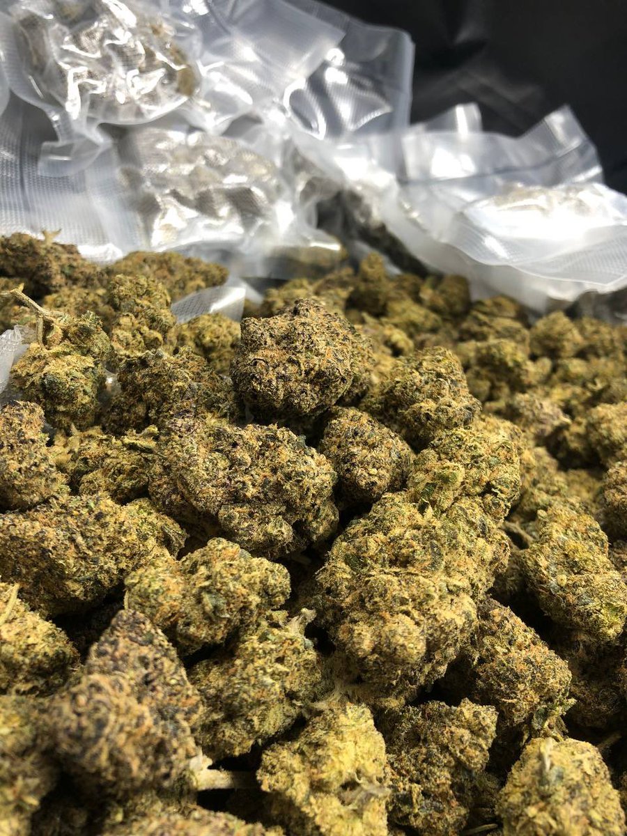 fine_420's tweet photo. 出售大麻 大麻电子烟弹 邮票 蘑菇 支持担保
 #大麻 #邮票 #LSD #weed 我的tg @yfl_420 https://t.co/NZ5ODYn5LY