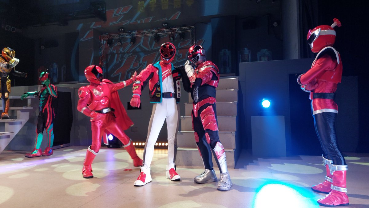 hidemarorider's tweet photo. 後方腕組タロウがジワジワ来る。
#Gロッソ https://t.co/cZmDXmtkQV