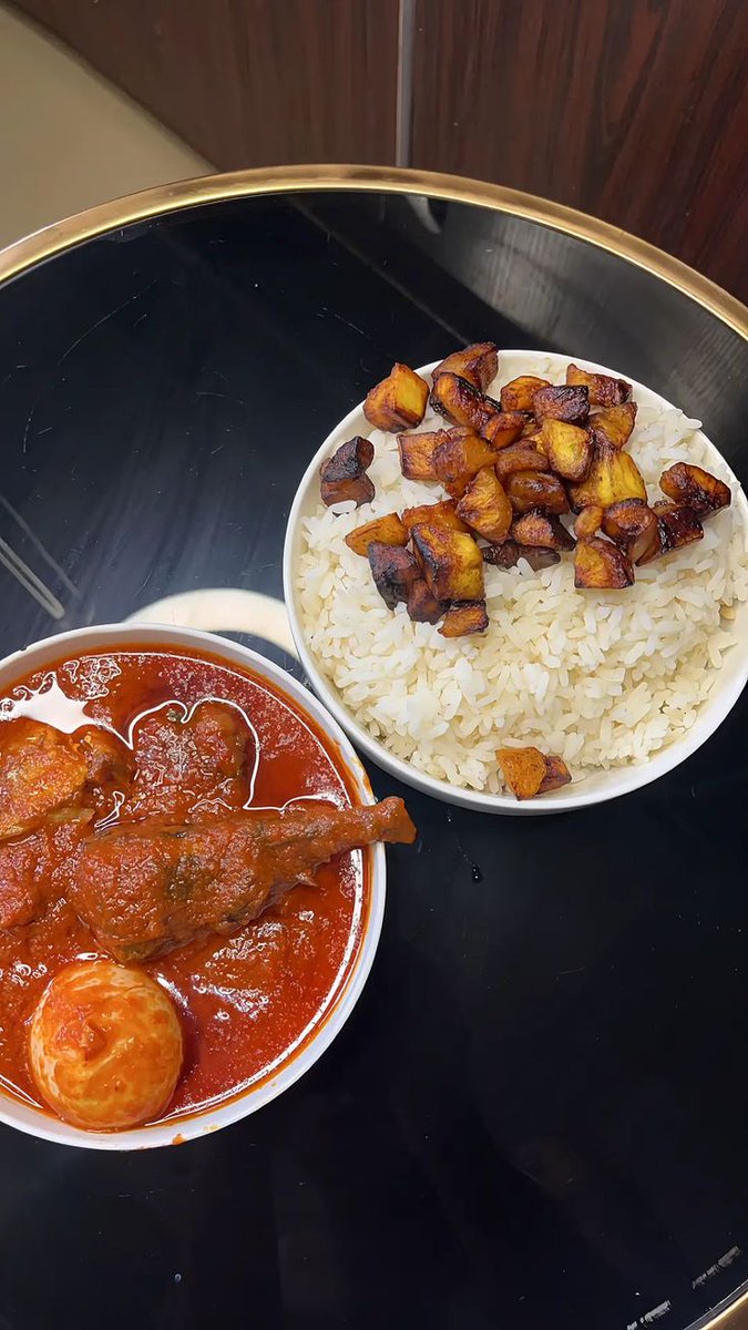Praise1178's tweet photo. We are all eating rice today right??👀👀 https://t.co/aMTQ3DcQHc