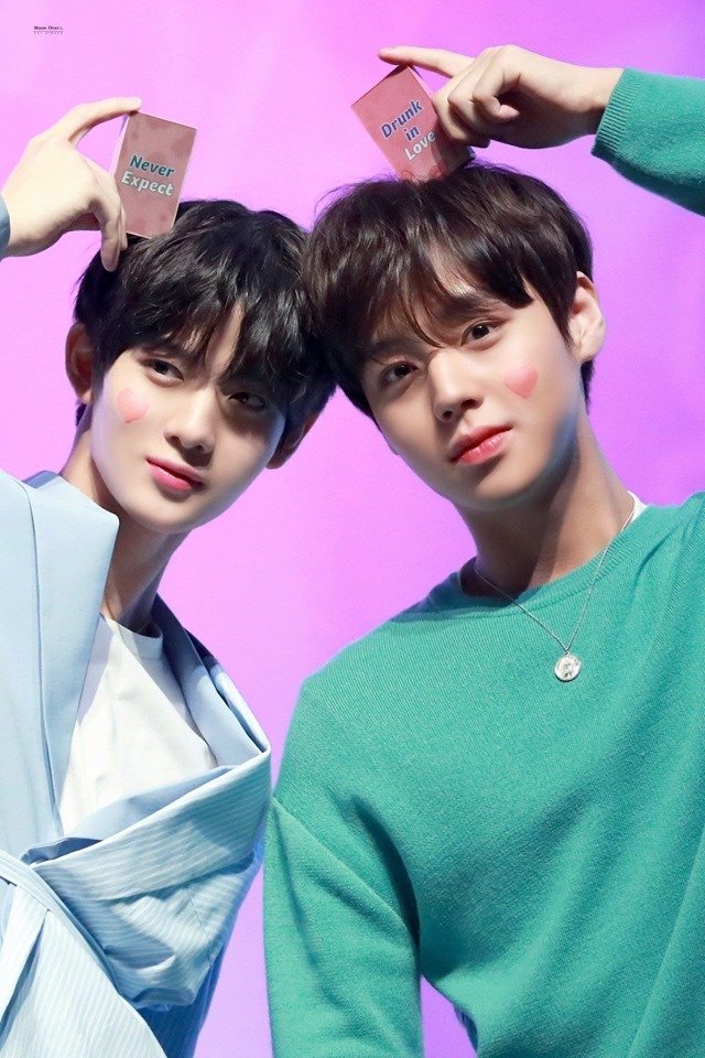 sieunsuho04's tweet photo. 아임미미 돌잔치 윙딥은 전설이지 응 https://t.co/imUjPQQ2ky
