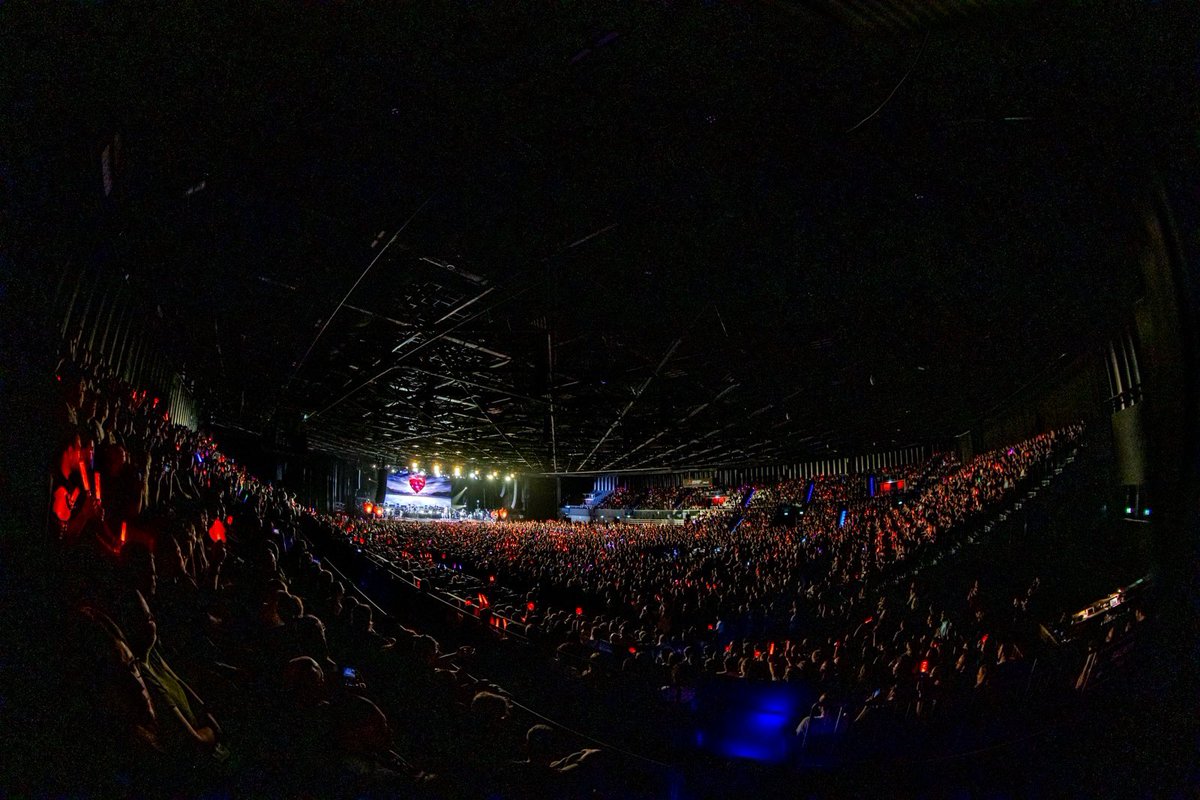 LiSA_OLiVE's tweet photo. Today, I’m singing in Paris! 🇫🇷❤️
Thank you Düsseldorf🫶
#LiSA_EUROPEandUKtour https://t.co/7L3zOpjyHX