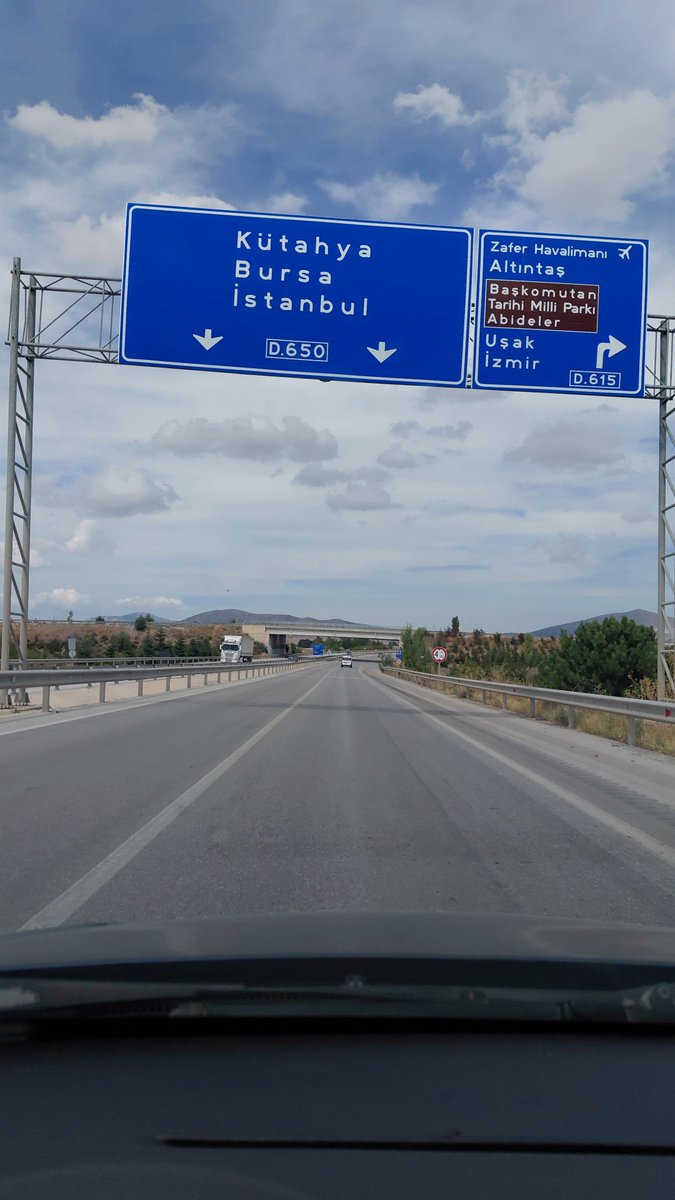 melikebjk42's tweet photo. #Yol Değer vermeyi öğrenirken, yol vermeyi de öğrendim. https://t.co/avGK8VwhhH