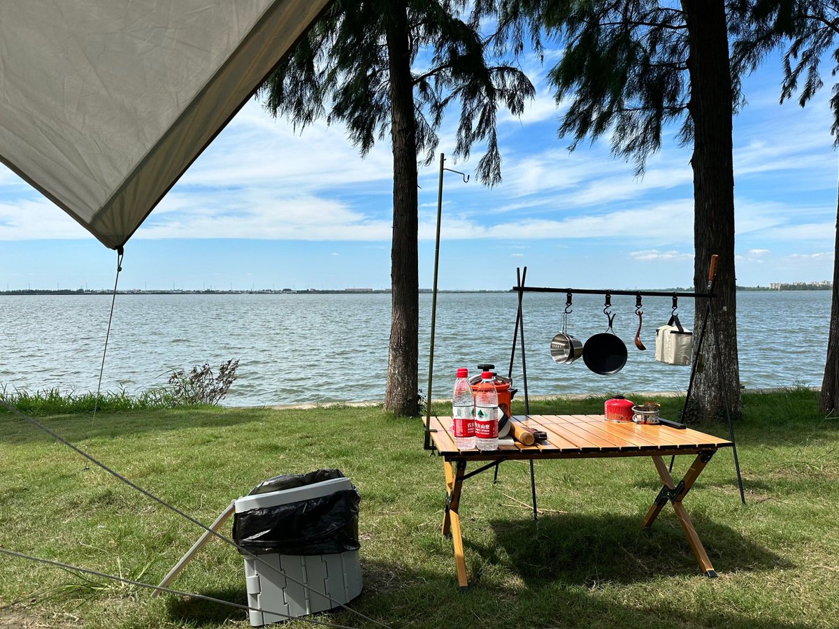 Altagraciavfe4's tweet photo. This morning’s sunrise over the lake while camping—woke up to fresh crisp air, no city noise, and a steaming cup of coffee. Pure magic  #CampingVibes #NatureTherapy https://t.co/FAFPCdexjL