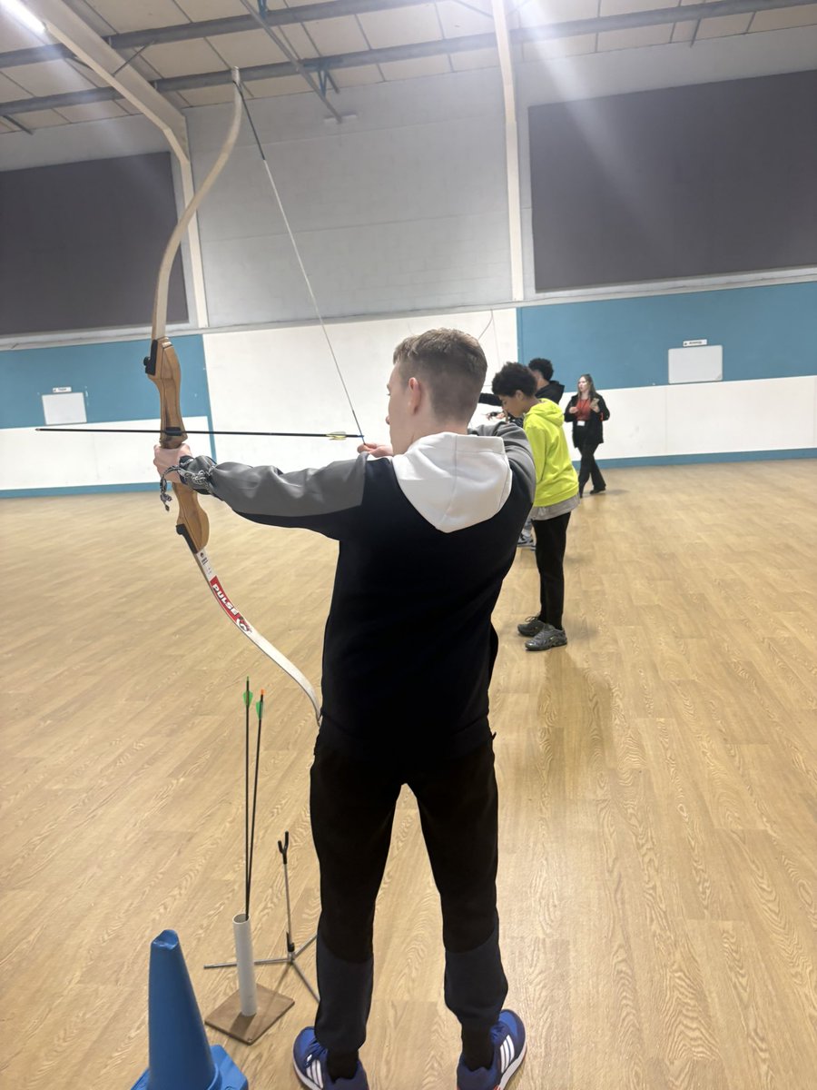 ChcCymraeg's tweet photo. Dydd Sul activity 3 - Saethyddiaeth🏹 https://t.co/6m8qPyqJH3