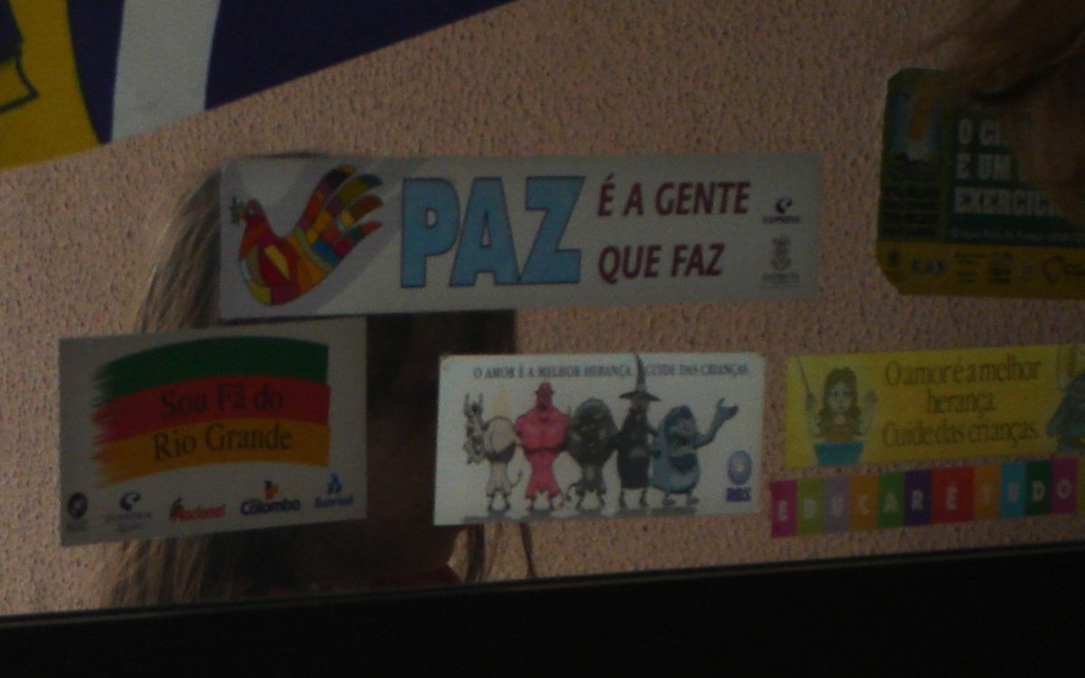 diler2006's tweet photo. @rbstv Achei outra foto dos adesivos. @rbstv https://t.co/Jr1gdhufnh