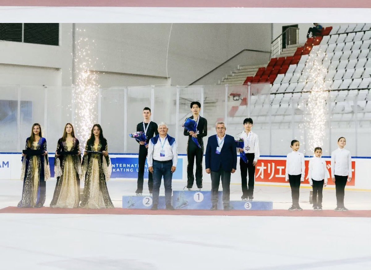 Dr_K_Aydin's tweet photo. Akademi dışı görevlerimizden biriside @buzpateniTR başkan vekilliği. Görevde olduğumuz dördüncü yılımızda “Short Track” alanındaki Avrupa ve dünya üçüncülüğünden sonra “Figure skating” alanında Ankarada ev sahipliği yaptığımız JUNIOR GRAND PRIX de gençlerimiz ilk 10 da yer aldı. https://t.co/vbXyPzHDhU