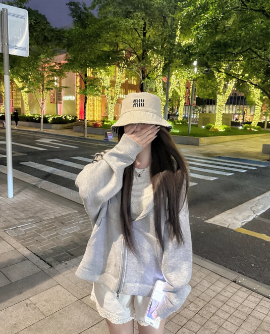 CarleeKeogwpk's tweet photo. 没事干就特别想找人聊，成都这边附近有没有懂的X友陪我待会行不行嘛😢🥺啊啊啊啊啊啊啊啊 #成都 #日常 #反差 https://t.co/Nb2r8kMtHi