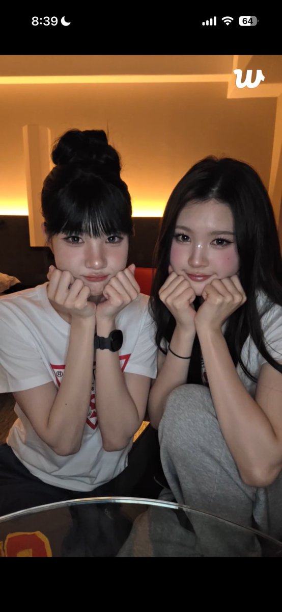 0i96y's tweet photo. 팥빵 너무 달아요 https://t.co/qpXflR0hbM