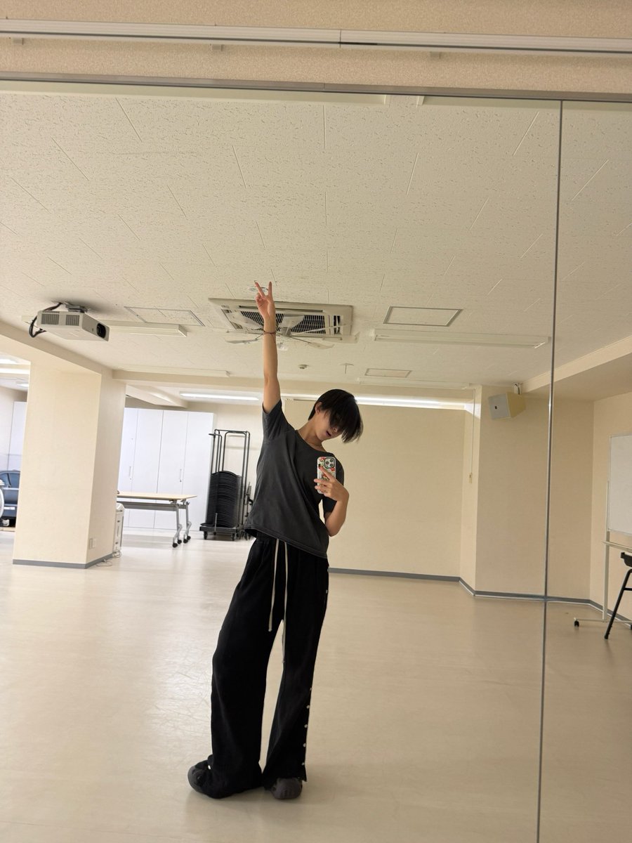 shion_kishinami's tweet photo. ✌︎ https://t.co/3y7JCoucdd