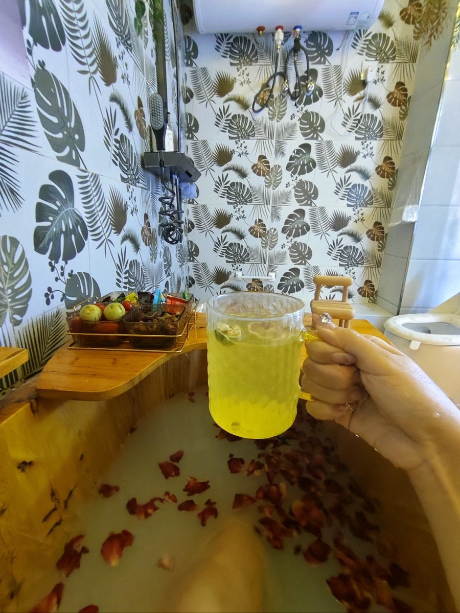 CassiWeipert's tweet photo. Small daily steps beat extreme diets for long-term health. Sip water first, move 10 mins extra, and sleep 7 hours tonight—consistency wins!， https://t.co/jriBnlZkRK