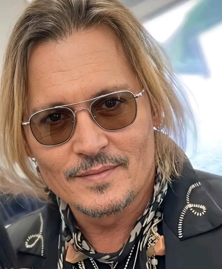 JohnnyDeppxzzg's tweet photo. Do I look Sweet 😍 
...
Click on the link, And Tell me your text😊.. click up 🔗👇 

https://t.co/qv5WE8aA7h

...🫶🎥
@ReemDepp @JohnnyDeppNFT https://t.co/loD1Yeavb5