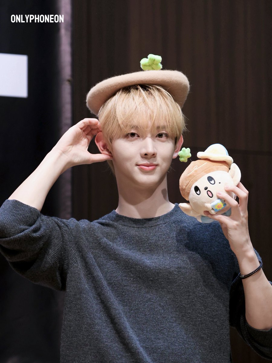 onlyphoneon's tweet photo. 20260920 サイン会

#유승언 #YOOSEUNGEON
#AND2BLE #앤더블
#ユスンオン #刘昇彦 https://t.co/X4bFGc86ab