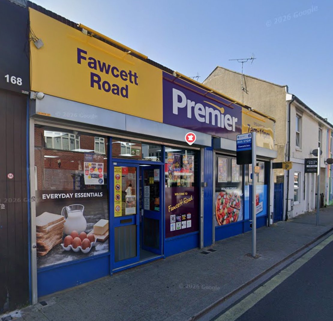 UKDecline's tweet photo. A Portsmouth convenience store company assigned 14 Skilled Worker CoS in 2025.

Its accounts for the year ended 30 November 2025 report an average of ONE employee.

A licensing notice links ABHI STORES LIMITED to the Premier store.

Currently still active on the Sponsor list.