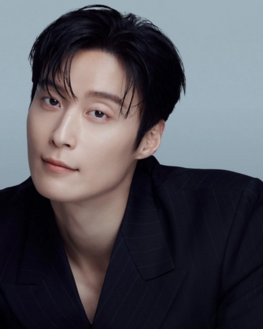 namjunpics_'s tweet photo. FACE CARD https://t.co/5iRO7yN2wh