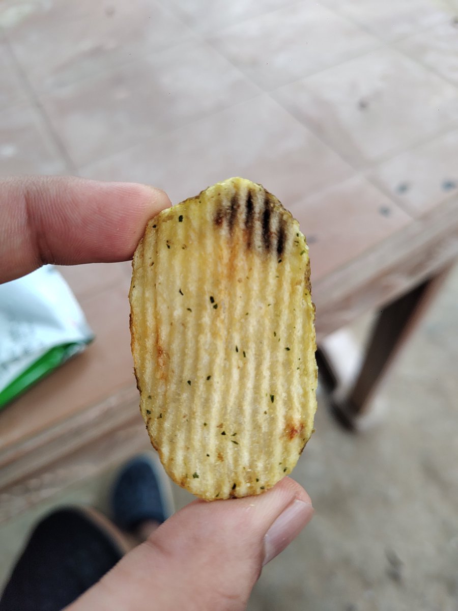 Roger_03_06's tweet photo. Dear @LAYS do u also used soiled potatos chips in USA and other European countries?
Or is it only India that gets special treatment, three biggest chips in my packet were of super low quality
@fssaiindia how do u approve it
#inferior_quality
#hypocricy
#double_standards https://t.co/Rer0m7YU7x
