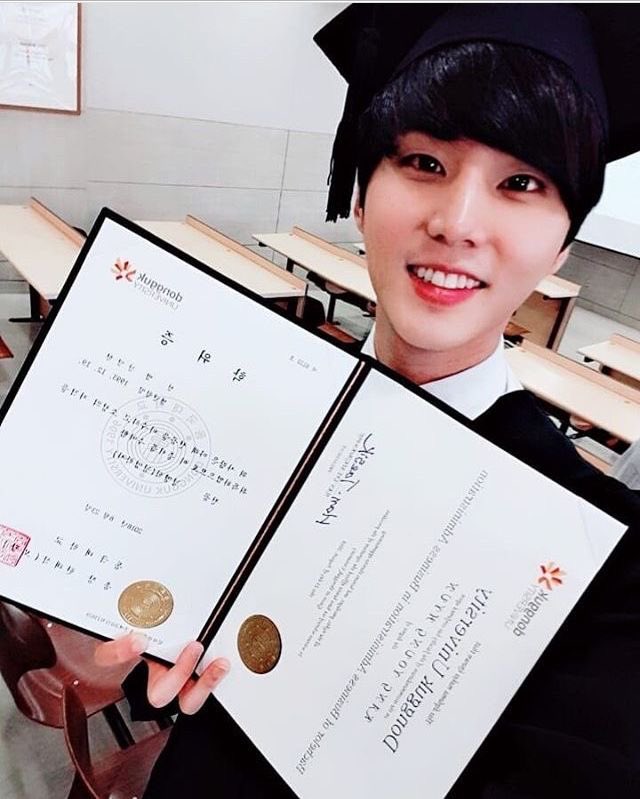 sinayo1_'s tweet photo. 동국대 경영학과 12학번 
동국대가 퍼컬인 남자
동국대의 자랑…

그가 돌아온다. https://t.co/0l9jZoqN9J