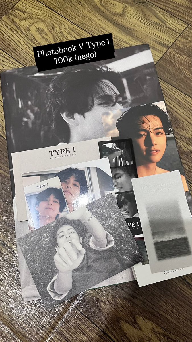 ruzzerdee's tweet photo. WTS / Want To Sell BTS
Photobook V Type 1
price 700k(boleh nego ya) DM bisa 🍊yaa

BTS V Jungkook Suga Jimin Jin RM https://t.co/QxtcPivHLU