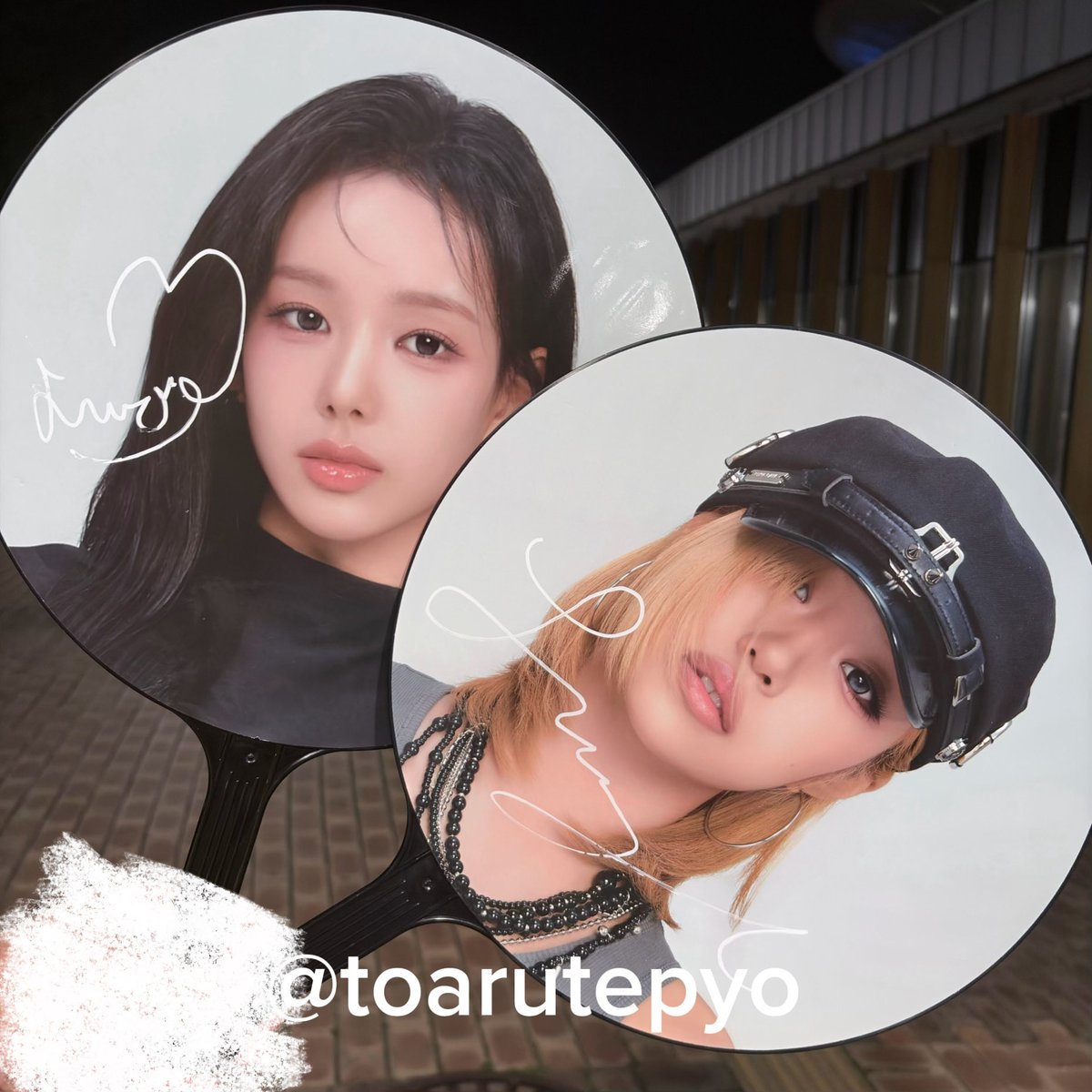 toarutepyo's tweet photo. 260920

콘치즈🩵
退勤でコンチズからサインもらった😭

#이즈나 #IZNA #최정은 #CHOIJUNGEUN
 #유사랑 #RYUSARAN https://t.co/g0ZxhfkAtt
