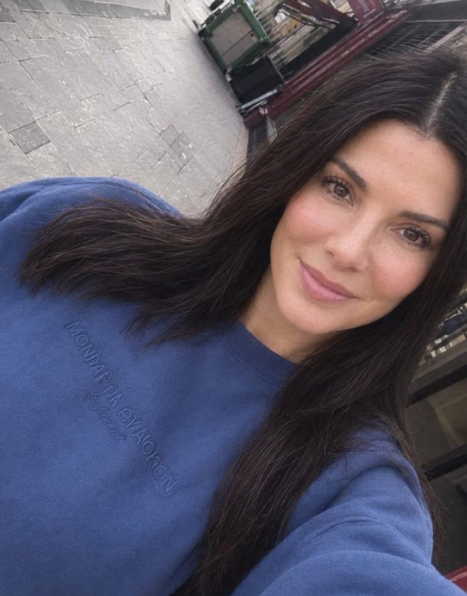 Sandraqbullock's tweet photo. Hey there  someone said I'm too ugly to be a house wife is that true 🥺🥺 https://t.co/WyNxzb7PhO