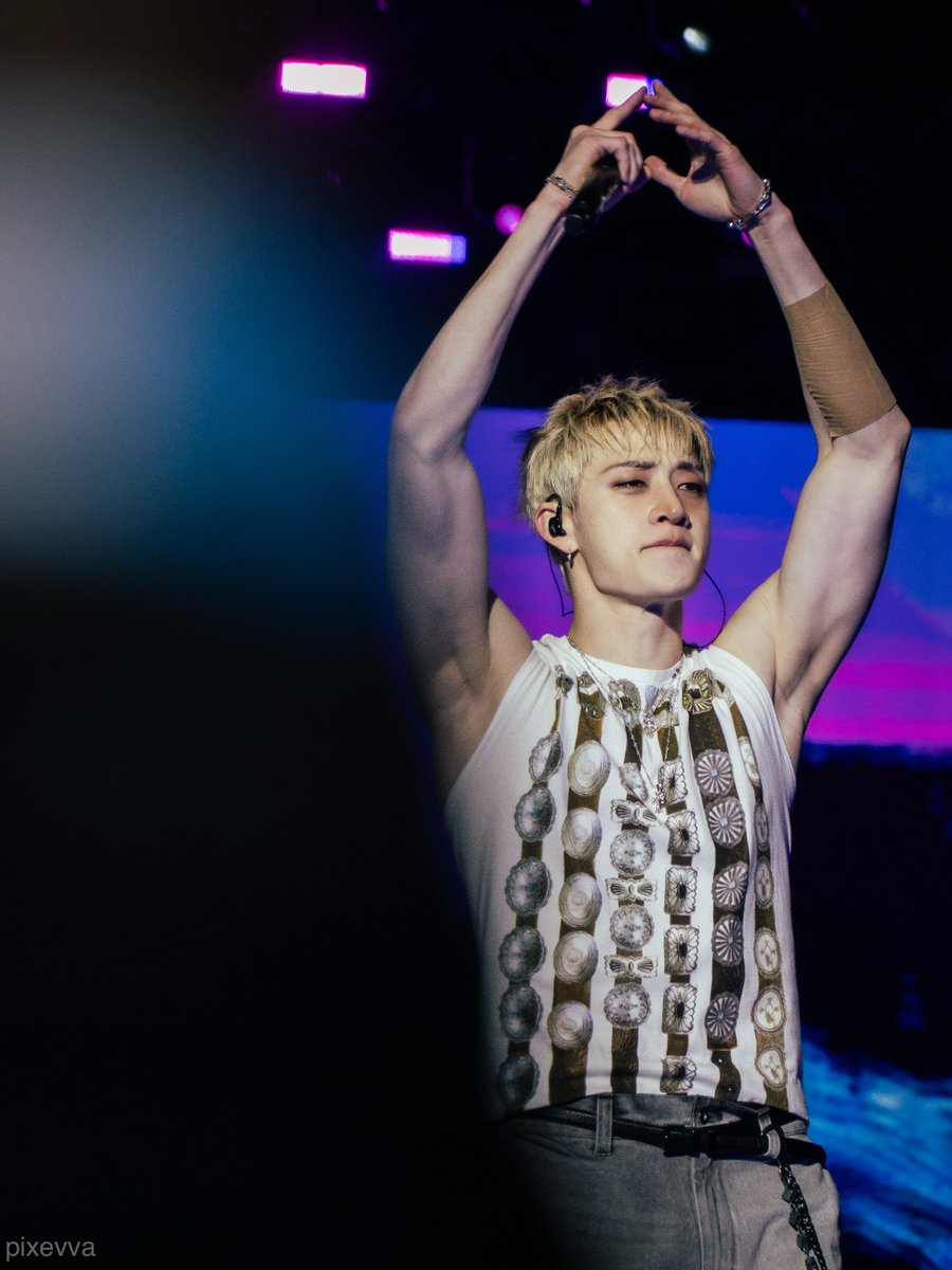 BangChanEmp_'s tweet photo. 🐺🏛️ | 📱Instagram

And once again, @pixevva delights us with new photos of Chan during SKZ “STRAYCITY: Buenos Aires” day 2!

💬| The quality of the photos is even better on her instagram account!

#BangChan #방찬  #バンチャン https://t.co/MbStv85i8K