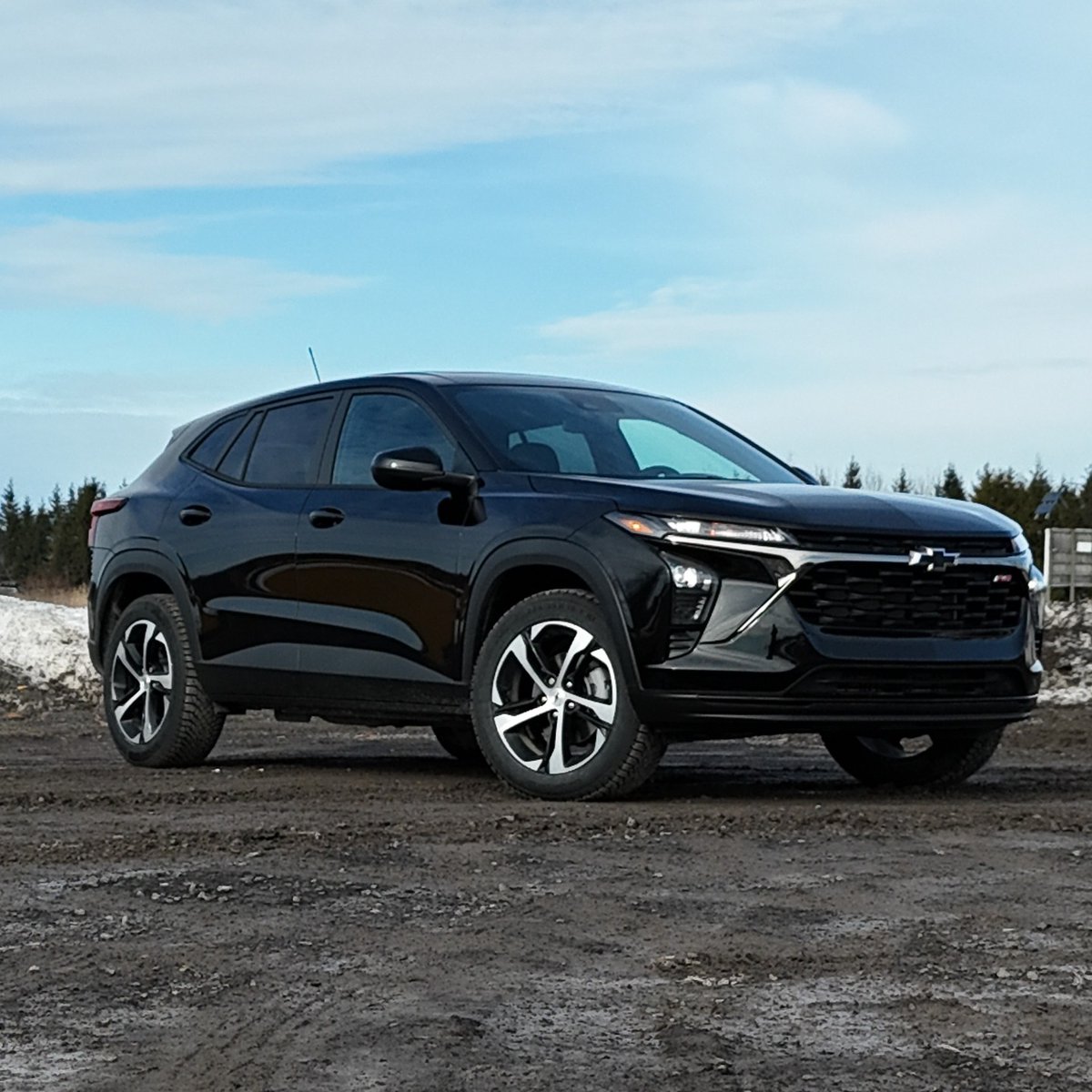 mostafaismail13's tweet photo. Can a cheap FWD SUV survive a real Canadian winter? I took the Chevy Trax 1RS into the Quebec mountains. With good snow tires, it handled steep hills surprisingly well—but one bizarre design choice was a major winter flaw. AWD or FWD? https://t.co/4ZLfDqBbmO