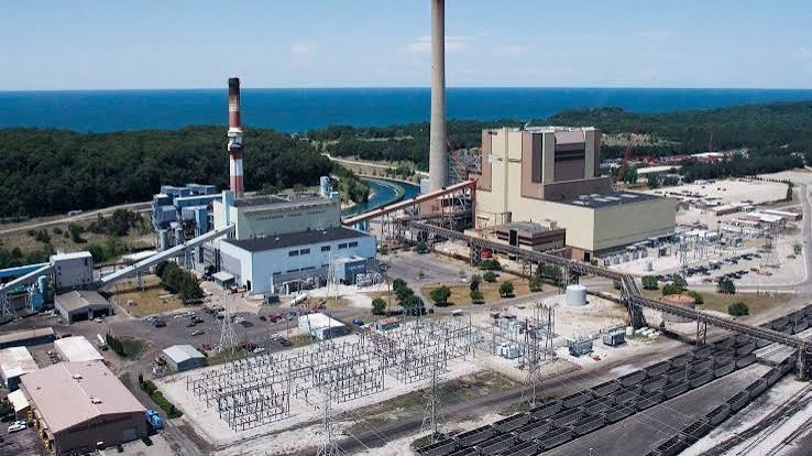 DonnieDetroit19's tweet photo. Consumers Energy agreed to close the JH Campbell plant early because the MPSC made a secret deal with them: If Consumers would close the plant early the MPSC would force ratepayers to eat the cost of it, but only if Consumers replaced that base load with solar panels & windmills. We were sold out. And by the way, the reason anyone even talked about early closure was 0bama era rules that purposely made it impossible to meet environmental requirements. This was never about saving money, its all about killing coal.