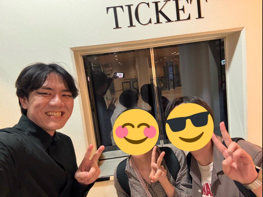 matsujun_mtmtcs's tweet photo. リドラチャンネルメンバーとも3ショット撮れて良かった😭
わちさん、とんれんさん、うんてんさん、お忙しい中ありがとうございました✨
(スーツ姿のとんれんさんメロい笑)
#リドラレストラン https://t.co/8YGQLGSdGw