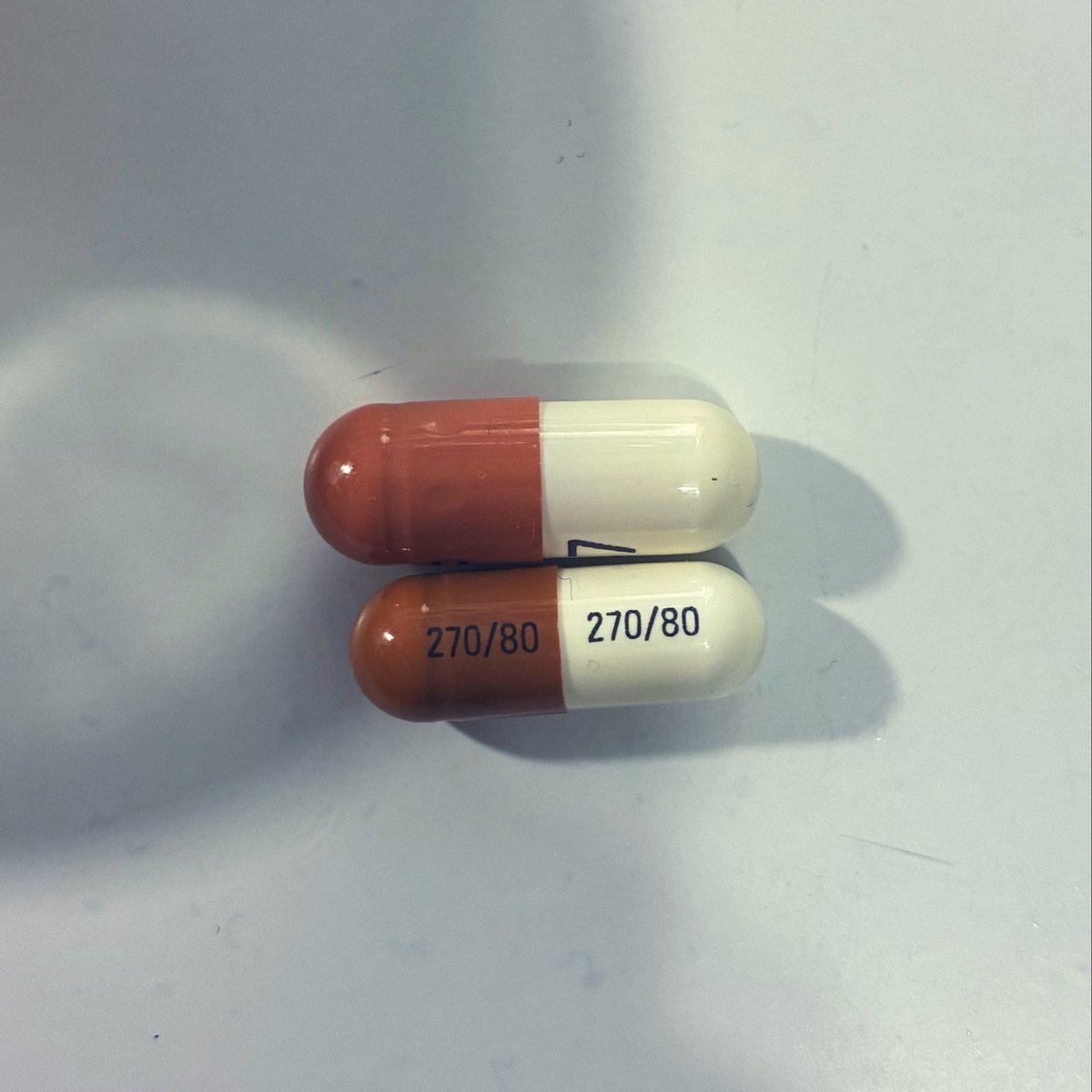 BackupStar's tweet photo. なんか薬違くないかと思ったら微妙に違う見た目になってた https://t.co/7vxTsfrItH