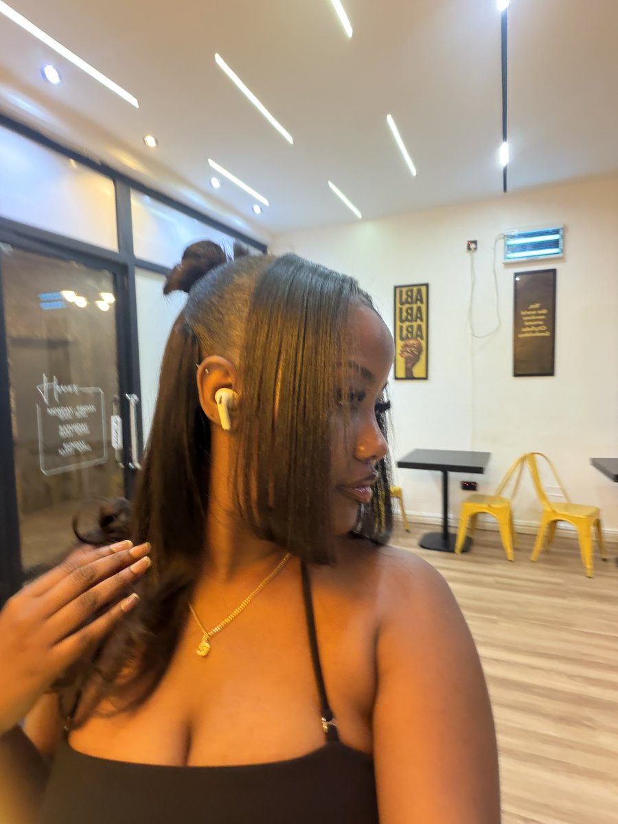 anita_amadu's tweet photo. This hair is making me look cute and adorable, I want to look hot and sexy instead💗😔 https://t.co/jEr0Z4Fsyw