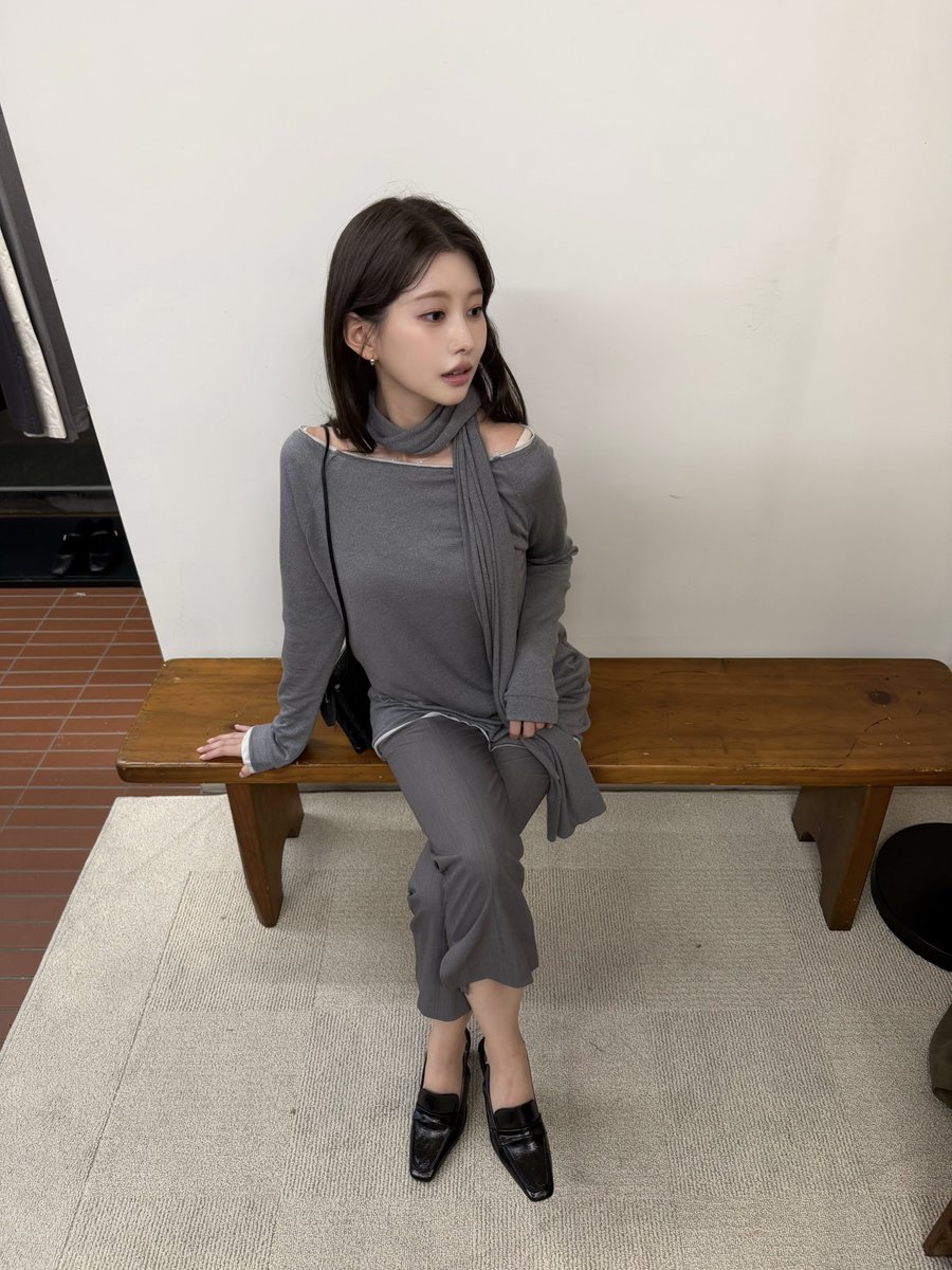 LENUEE(ルヌイ)の秋服、最近の韓国の流行りも取り入れつつシンプル&amp;大人っぽくて良すぎた……🤎
韓国の通勤ルックって感じ！
３枚目のレイヤード可愛すぎて買いました(イエベ春は多幸感増し増し💮) https://t.co/PClP5pHTxi