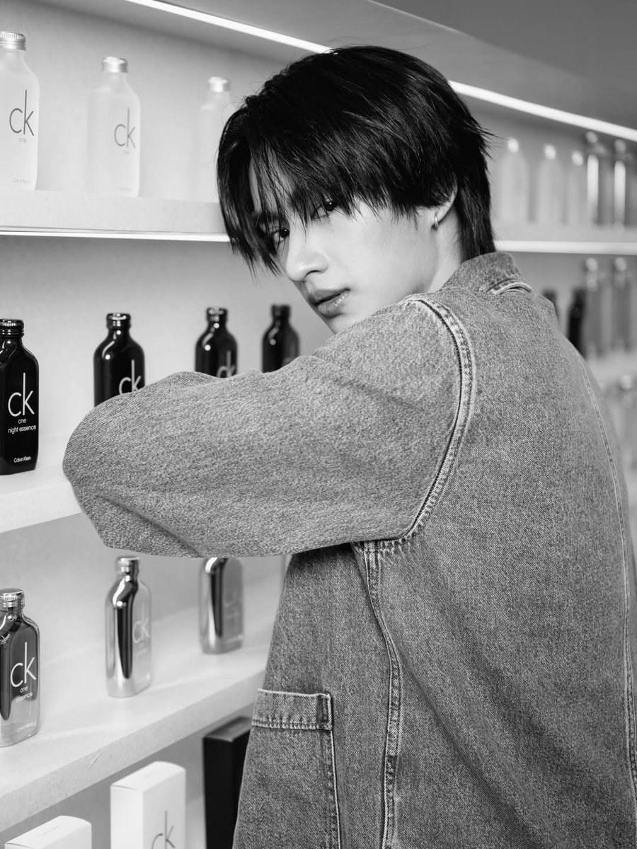 gifttidpom's tweet photo. @jrxpry7 #VVV_TRIPLEV #JUNIOR_VVV 

⭐️ With CK Hair &amp; Body Perfume Mists ⭐️

[ มี 2 กลิ่นใหม่ 
— Satin Cream และ
—  Smooth Berry ]

@CalvinKlein
#CKMists #CalvinKleinFragrances #CalvinKleinTH https://t.co/HPuZiYDedp