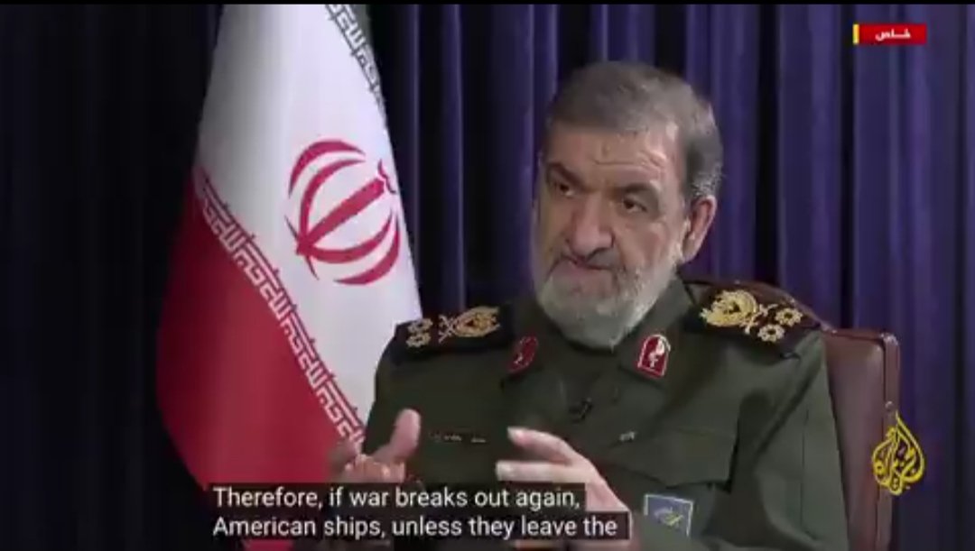 Masy9542's tweet photo. محاسبات غلط ترامپ، «خطای راهبردی» اوست. مواضع صریح سرلشکر رضایی، صدای بلند ملت ایران در «جنگ سرنوشت‌ساز» است. آمریکا بداند، پایگاه‌هایش در منطقه، در تیررس ماست. ما از خون و خاکمان کوتاه نمی‌آییم؛ اینجا ایران است. 
#ایران_مقتدر #ایران_قوی_تر https://t.co/t5dc8ADU9H