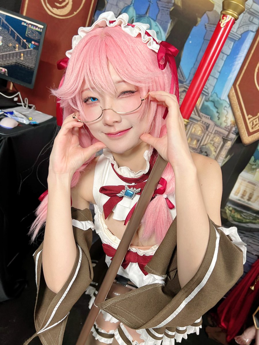 tadanouchi's tweet photo. 東京ゲームショウ・レッドストーンブースでお会いした、リールさん(@leeloonya)
笑顔が素敵です…！撮影対応、有難うございました！
#東京ゲームショウ2026 #TGS2026 #レッドストーン #REDSTONE https://t.co/e6vZGrDO9O