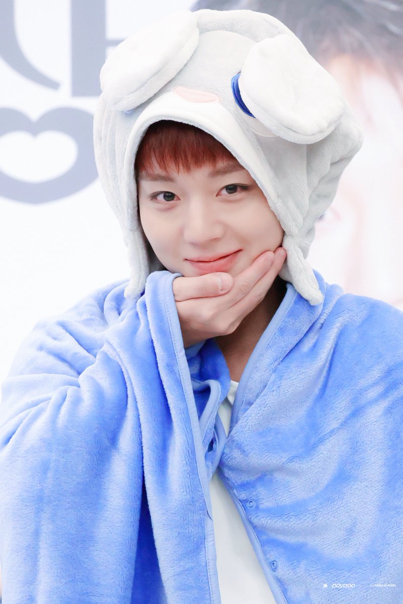 poyaoo's tweet photo. 260919 기영이숯불치킨 #박지훈 #parkjihoon https://t.co/zoWn1PtGc2